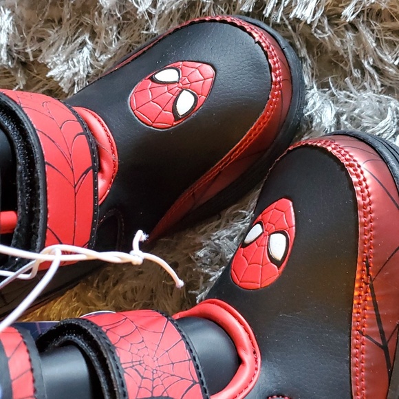 Boy's Light Up Spiderman Snow Boots - Picture 4 of 9
